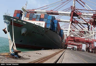 پهلوگیری ۲۰ فروند کشتی حامل کالاهای اساسی در بندر شهید رجایی